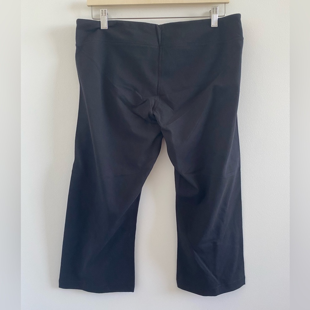 Old Navy Black Yoga Cropped Leggings Size Large New Without Tag - Picture 4 of 5